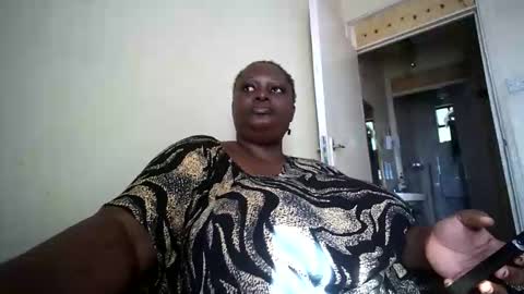 PEACHES online show from May 3, 1:17 pm