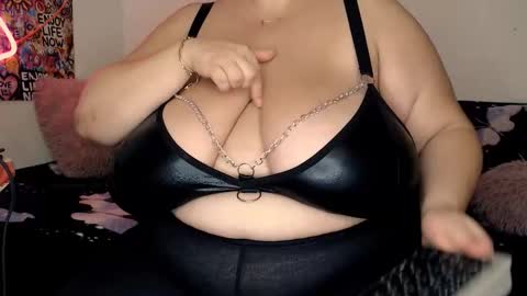 Maya online show from November 4, 9:32 am