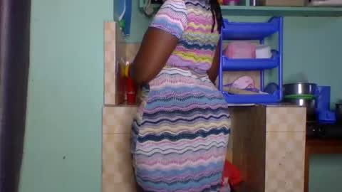 sweettrozzy online show from March 3, 10:38 am