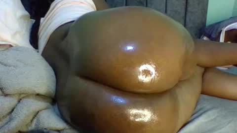 sweettrozzy online show from March 7, 4:44 pm