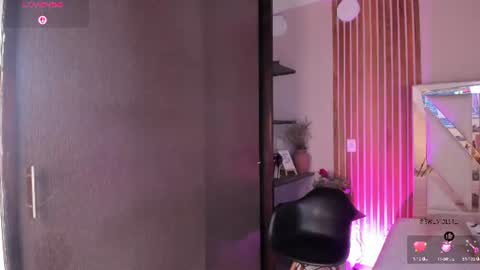 sweetviolet___ online show from June 24, 12:23 pm