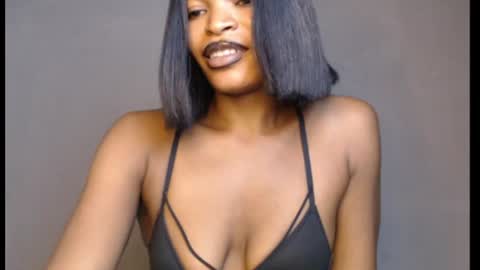 sweetxxboobsx online show from June 12, 4:06 pm