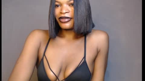 sweetxxboobsx online show from June 24, 8:32 am