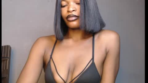 sweetxxboobsx online show from April 23, 8:55 am