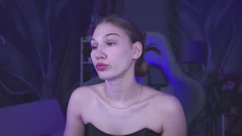 Emily online show from March 19, 9:15 am