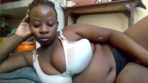 sweetyass25 online show from July 13, 9:24 am