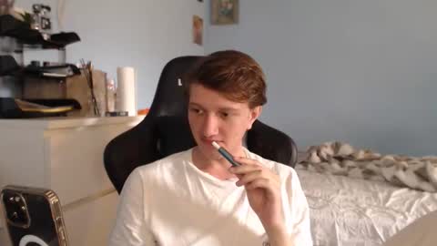 Cat online show from March 25, 8:10 am