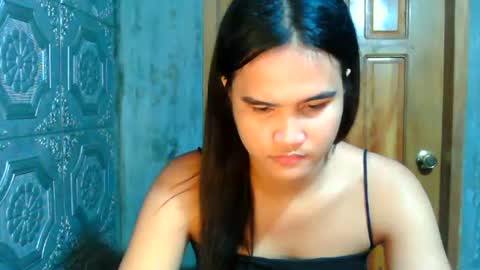 Rhea online show from June 19, 9:15 am