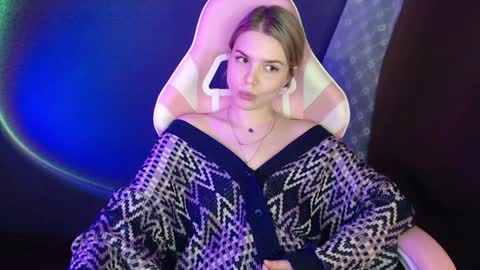 Hannah VACATION 17 - 27 AUGUST online show from January 14, 8:15 pm