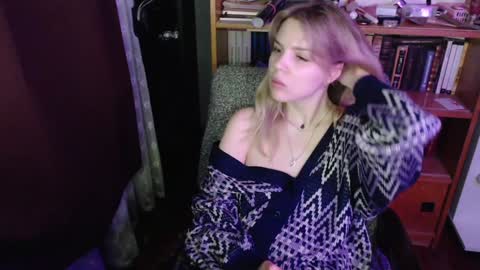 Hannah VACATION 17 - 27 AUGUST online show from January 8, 9:44 pm