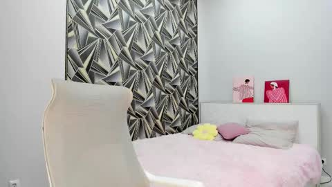 Mila online show from December 5, 4:44 am