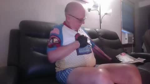 tacrunner66_ online show from September 24, 1:51 pm