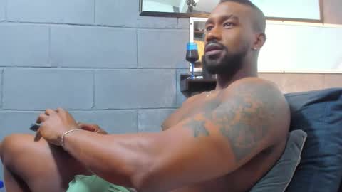 Snapshot of tafari_1 chatting on October 22, 3:31 am Tafari Zulu online show from October 22, 3:31 am