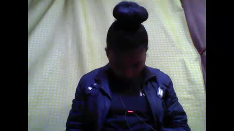 Snapshot of tahiriniah chatting on October 6, 10:22 am tahiriniah online show from October 6, 10:22 am