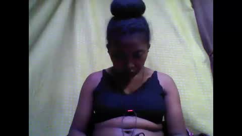 Snapshot of tahiriniah chatting on October 5, 10:12 am tahiriniah online show from October 5, 10:12 am