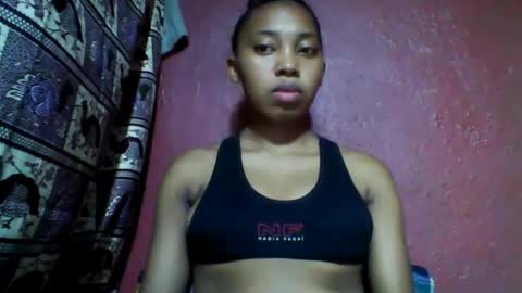 Snapshot of tahiriniah chatting on March 7, 8:13 am tahiriniah online show from March 7, 8:13 am