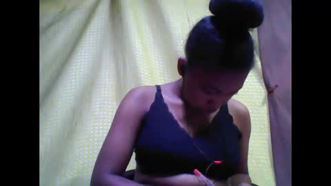Snapshot of tahiriniah chatting on October 1, 4:44 am tahiriniah online show from October 1, 4:44 am