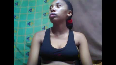 Snapshot of tahiriniah chatting on March 3, 5:41 pm tahiriniah online show from March 3, 5:41 pm