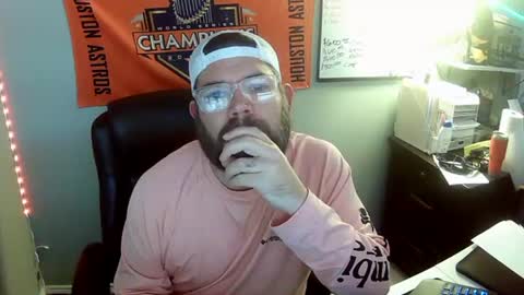 TaintNuzzler online show from October 22, 8:17 am