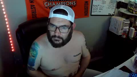 TaintNuzzler online show from September 29, 8:13 am