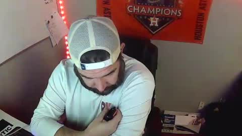 TaintNuzzler online show from February 9, 7:05 am