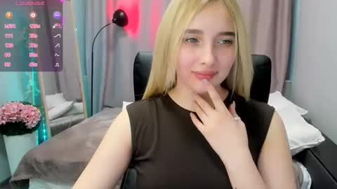 Taisia online show from May 2, 8:20 am