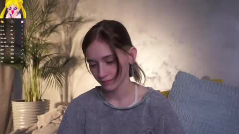 Mia online show from May 2, 5:57 am