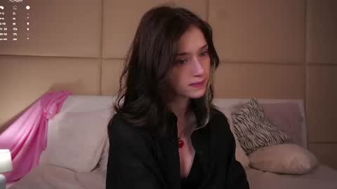Mia online show from June 29, 1:13 am