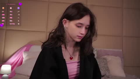 Mia online show from June 30, 1:27 am