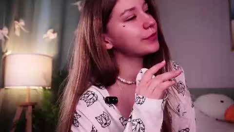 Molly online show from July 1, 3:59 am