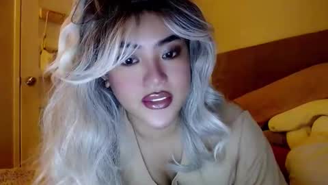 Lena online show from December 3, 3:50 pm