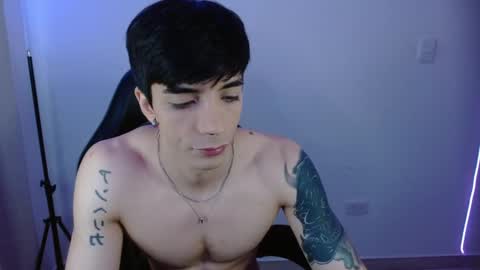 takeru___ online show from February 19, 7:35 pm