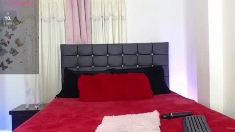 Snapshot of talianamoreno chatting on October 21, 1:11 am taliana modelo independiente online show from October 21, 1:11 am