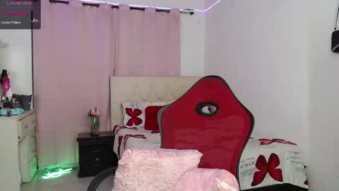 Snapshot of talianamoreno chatting on February 24, 4:27 am taliana modelo independiente online show from February 24, 4:27 am