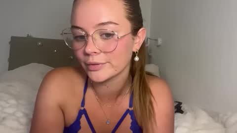 Snapshot of taliavaine chatting on September 28, 7:01 pm Talia online show from September 28, 7:01 pm