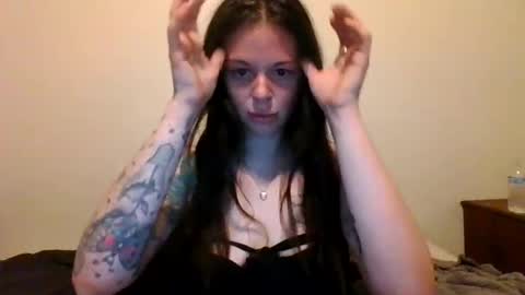 Lily Rhoades online show from March 20, 8:19 am