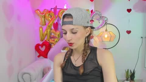 Snapshot of tamara_slimx chatting on February 18, 9:54 am Tamara online show from February 18, 9:54 am