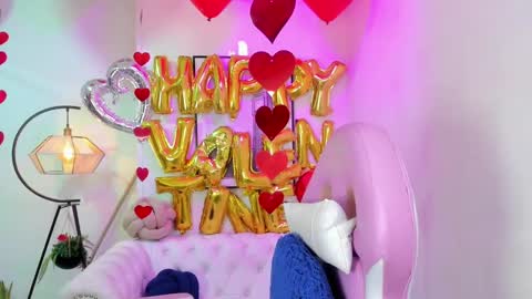 Snapshot of tamara_slimx chatting on February 15, 8:00 am Tamara online show from February 15, 8:00 am