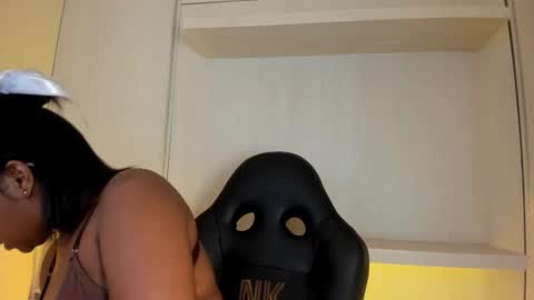 Tami online show from November 19, 8:07 pm