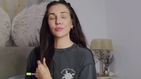 Tania Amore online show from July 18, 6:21 pm