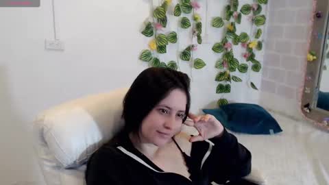 Tania  online show from October 18, 4:00 pm