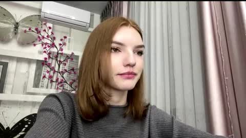 Mia online show from March 18, 3:07 pm