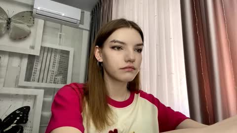 Mia online show from March 1, 9:24 am