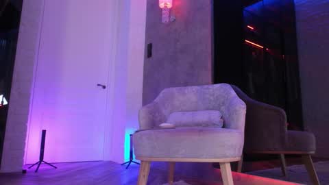 Tasha online show from November 2, 9:31 am