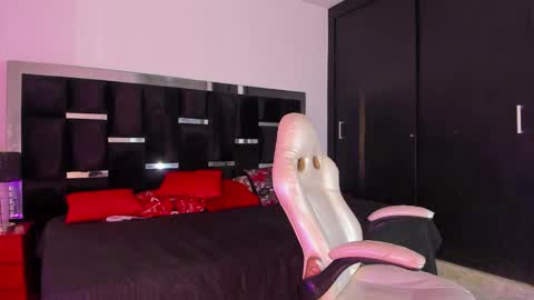 tashasant online show from November 14, 1:08 am