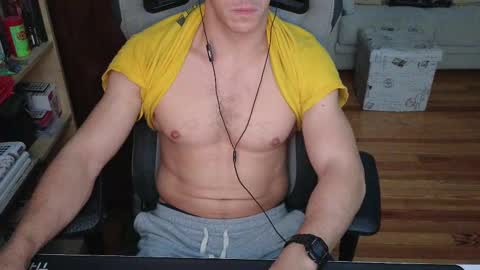 Carlenjoyswithoil online show from February 16, 3:38 pm