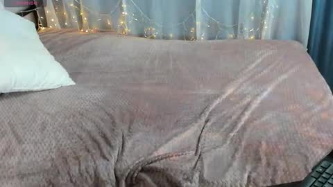 Ann online show from February 1, 1:02 am