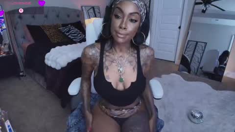 Tatted Queen online show from February 4, 12:25 am