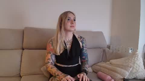 tattoobbgirl online show from July 28, 7:39 pm