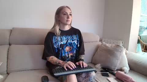 tattoobbgirl online show from July 11, 5:16 pm